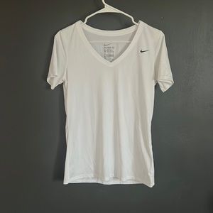 NIKE Tee